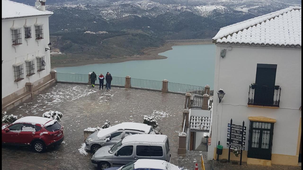 Apartamentos el Mirador en la Plaza de Zahara Zahara De La Sierra Exterior foto