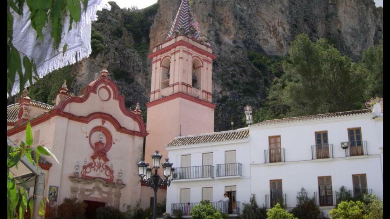 Apartamentos el Mirador en la Plaza de Zahara Zahara De La Sierra Exterior foto