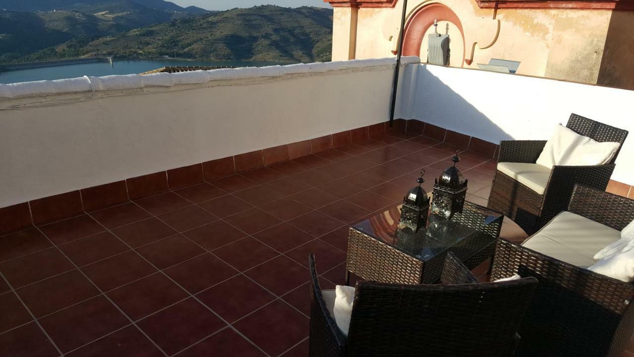 Apartamentos el Mirador en la Plaza de Zahara Zahara De La Sierra Exterior foto